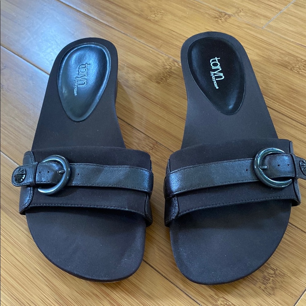Taryn Rose chocolate brown slide
